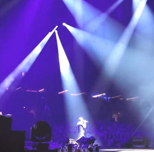 BlackTrax BT3 Debuts at Kowalszky meg a Vega with HUB AV Solutions and Paraframe