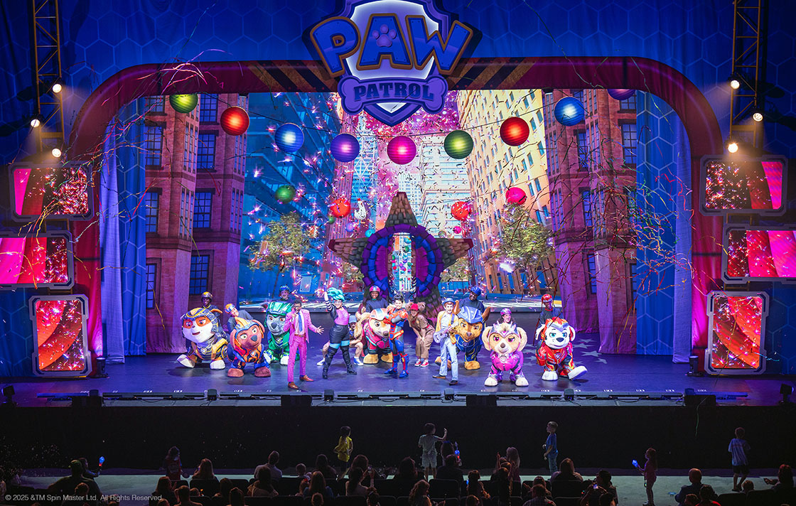 BlackTrax Brings Magic to Paw Patrol Live